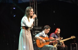 Nathalia de Carli Kollet cantou Sinceridade no Palco do CTG Clube Farroupilha (7).JPG