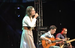 Nathalia de Carli Kollet cantou Sinceridade no Palco do CTG Clube Farroupilha (5).JPG